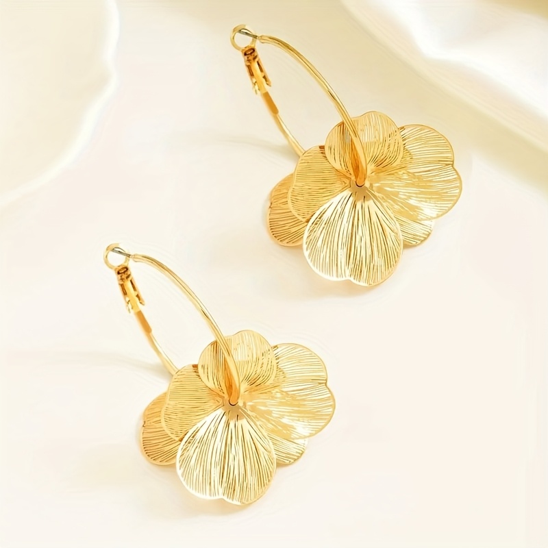 Hollow Floral 18K Golden Plated Copper Earrings — Everyday Elegance